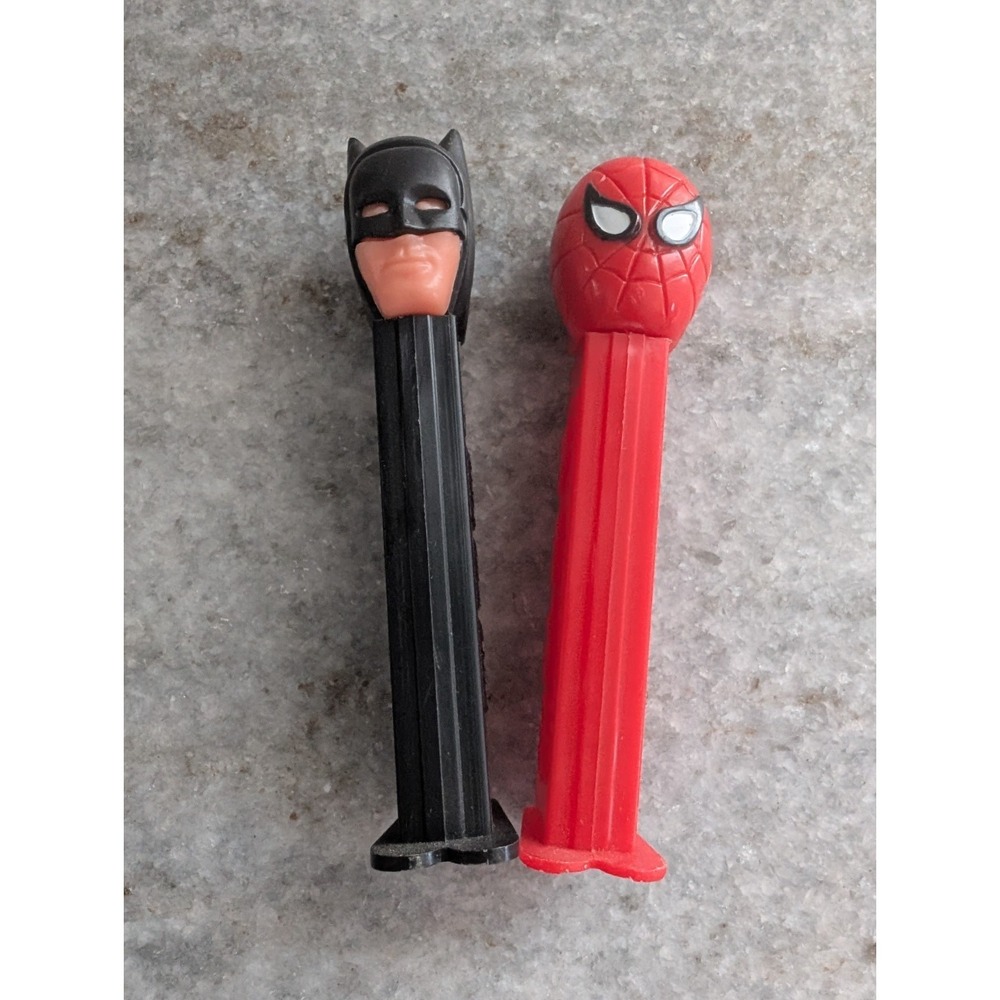 VINTAGE PEZ‎ DISPENSERS LOT OF 2-- BATMAN (1985) AND SPIDERMAN (1989)
